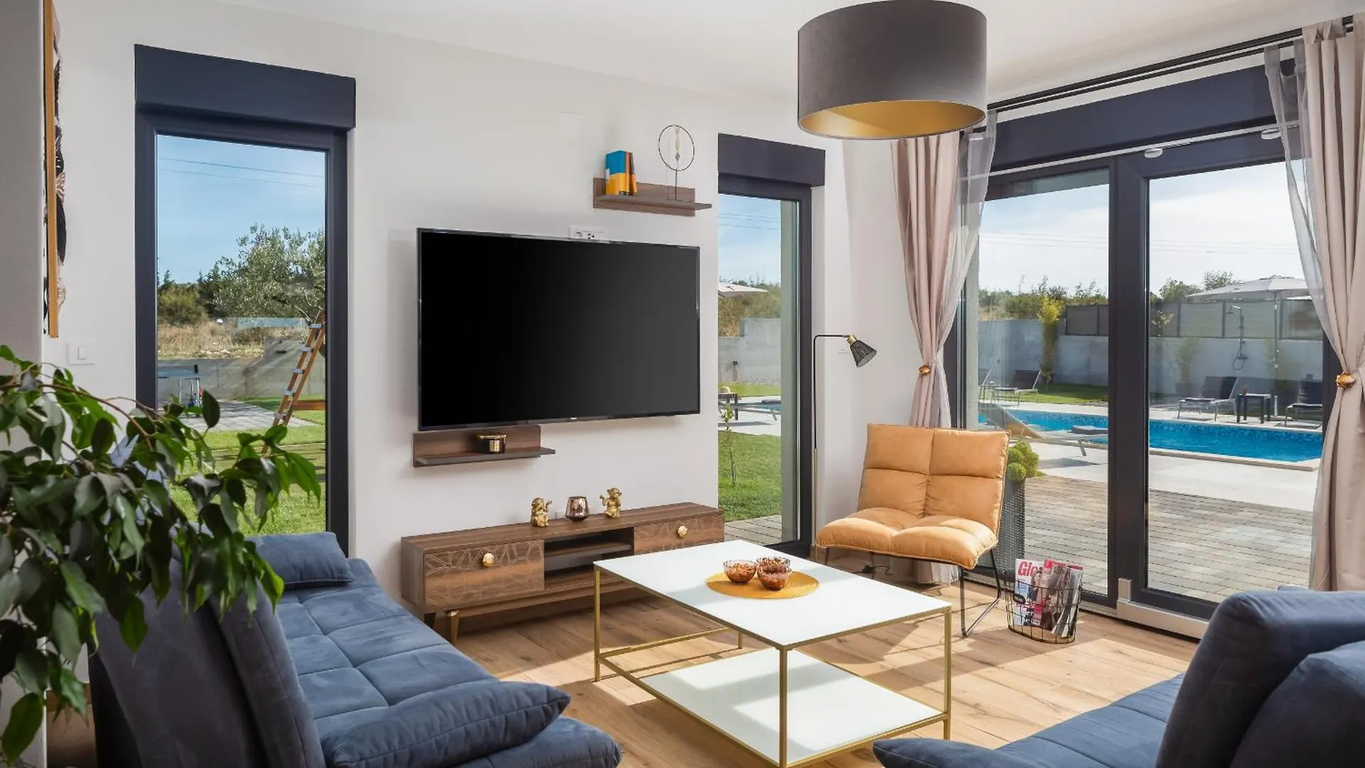 Villa Lacus In Vrana With Pool