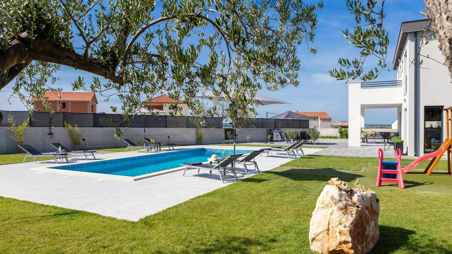 Villa Lacus In Vrana With Pool