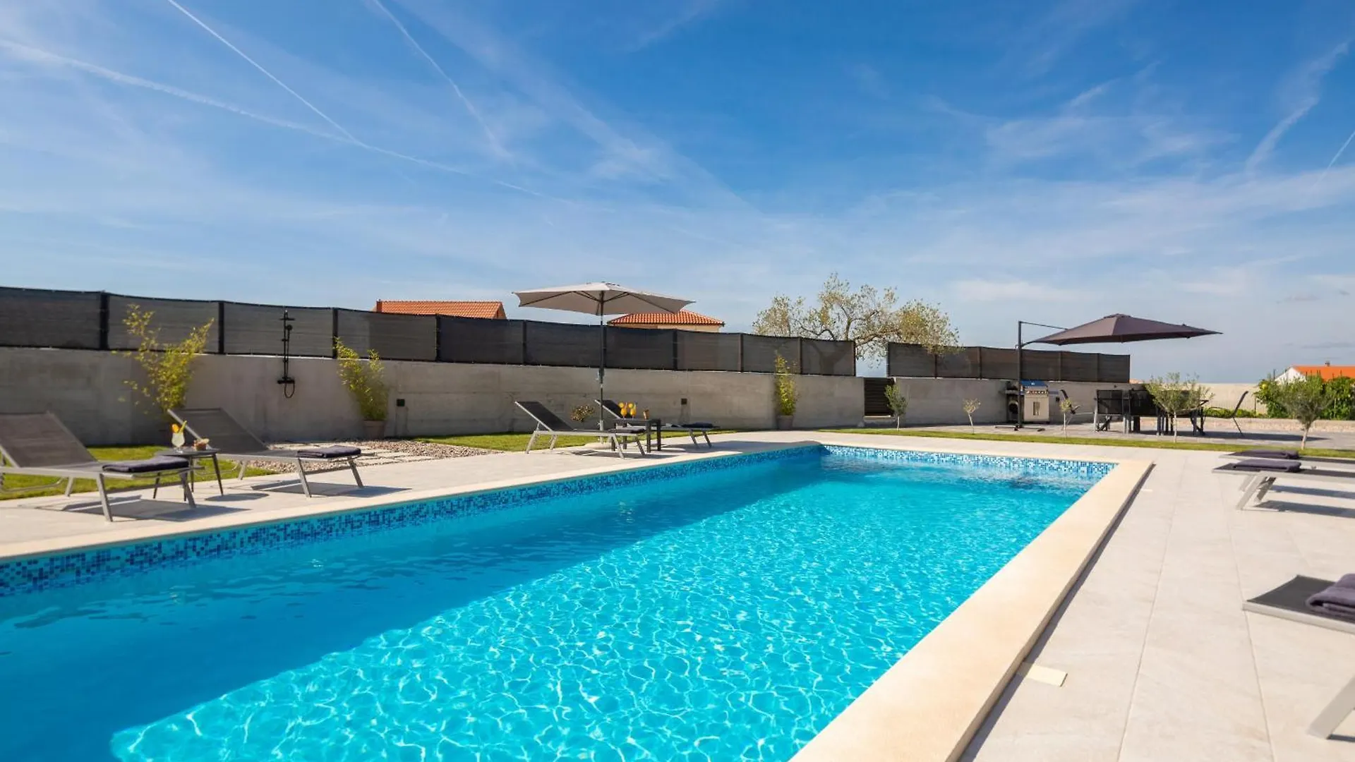 Villa Lacus In Vrana With Pool