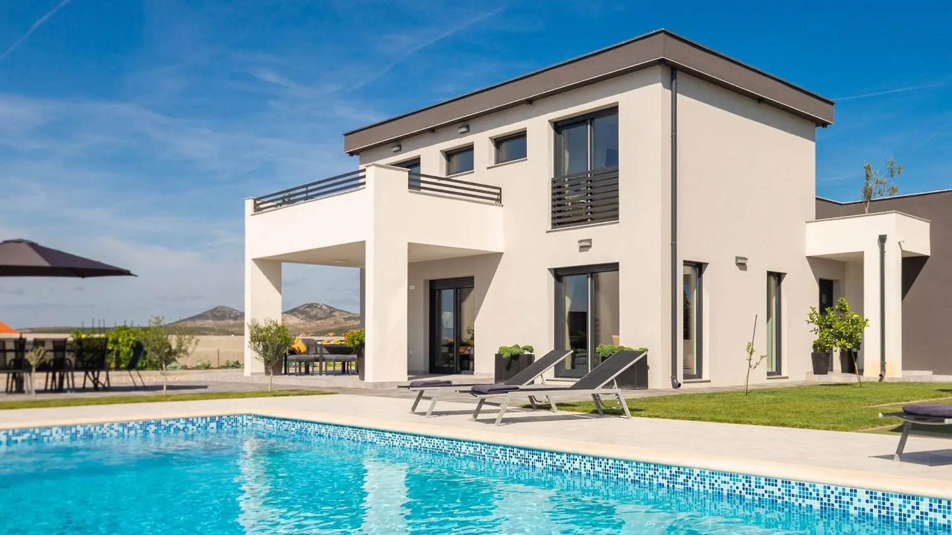 Villa Lacus In Vrana With Pool